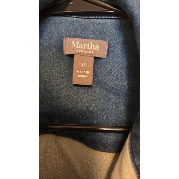 Martha Stewart Women’s XS Medium Wash Denim Jacket Classic Button Front - Picture 2 of 4